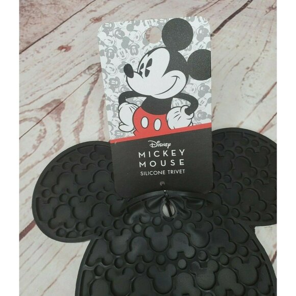Mickey & Minnie Mouse 2 Pack Silicone Trivet Hot Plate Mat Black & Red Décor - Picture 2 of 8